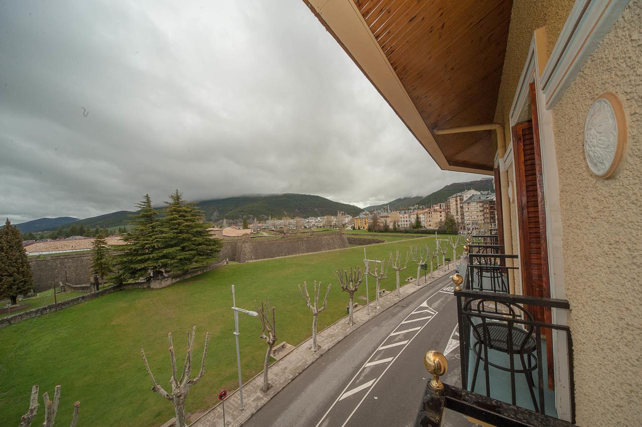 Hotel Mur Хака Экстерьер фото