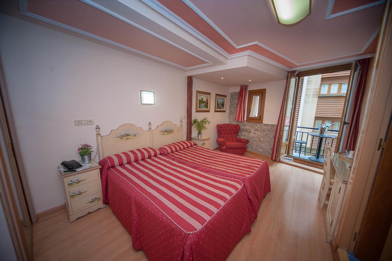 Hotel Mur Хака Экстерьер фото